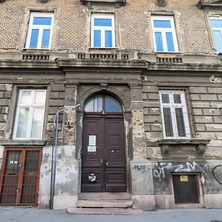 Cityscape Budget Mosonyi Apartament